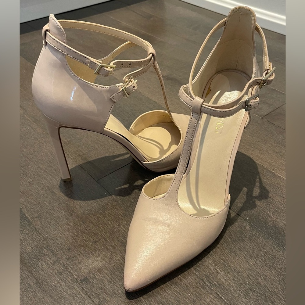 Nine West Nude Leather T strap pointed toe Heels/pumps